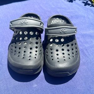 Joybees slip on clogs black size 12/13